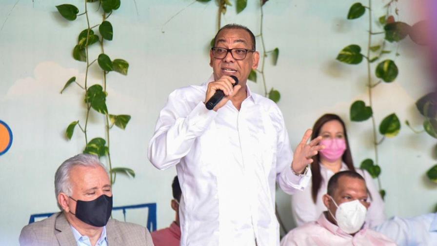 Dejan iniciados los trabajos de asfaltado de calles y contenes de 52 calles de Santo Domingo Norte