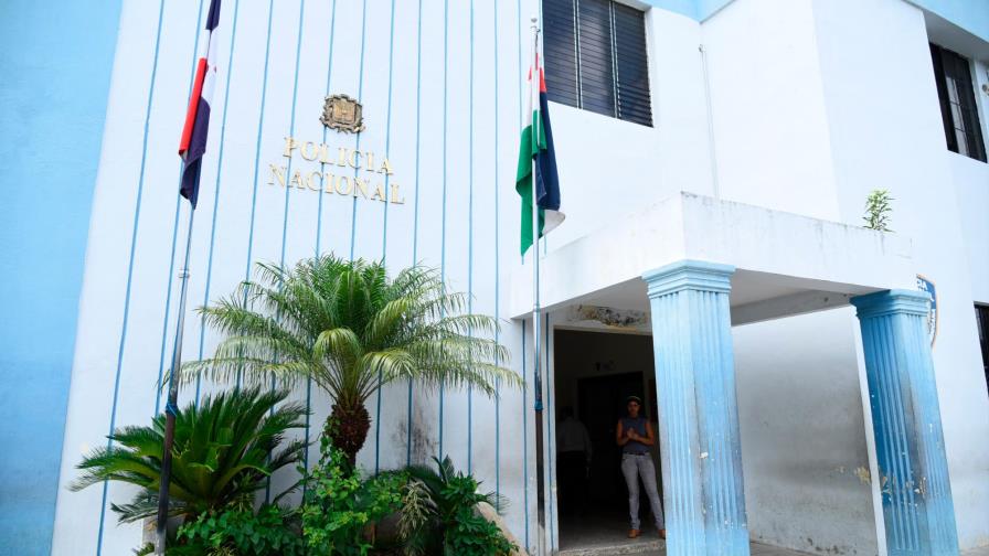 Raso de la Policía ultima hombre que alegadamente le propinó botellazo
