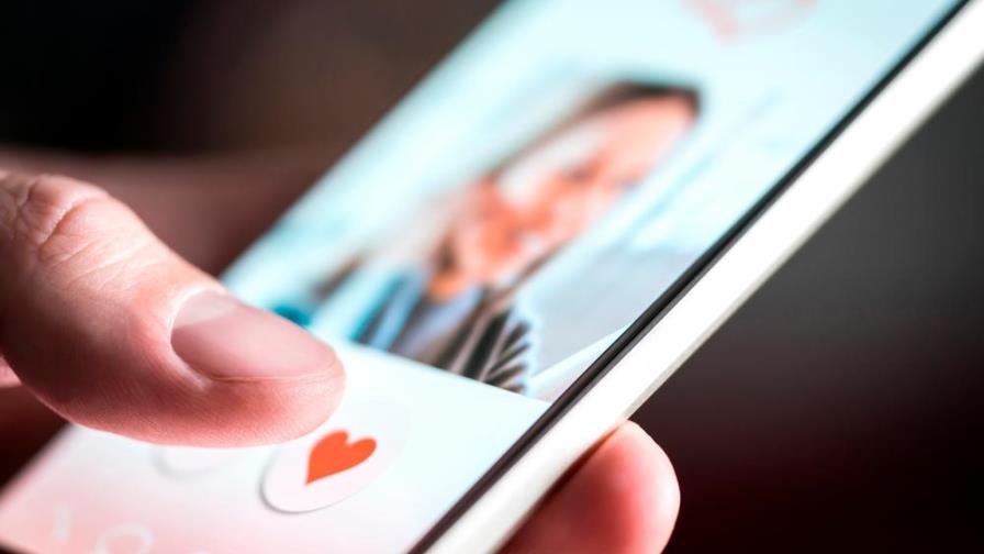 Facebook lanza su propia app de citas