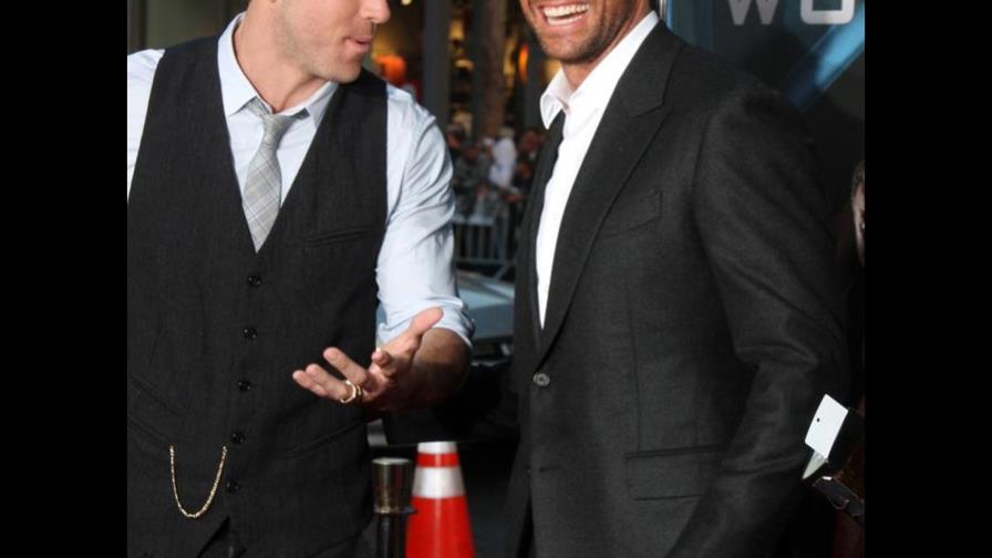 Hugh Jackman se burla de Ryan Reynolds
