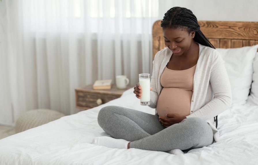 ¿Por qué es importante el calcio durante el embarazo y la lactancia?
