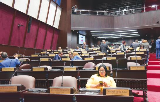 La tensión por reforma impide sesión en Cámara y enfrenta senadores