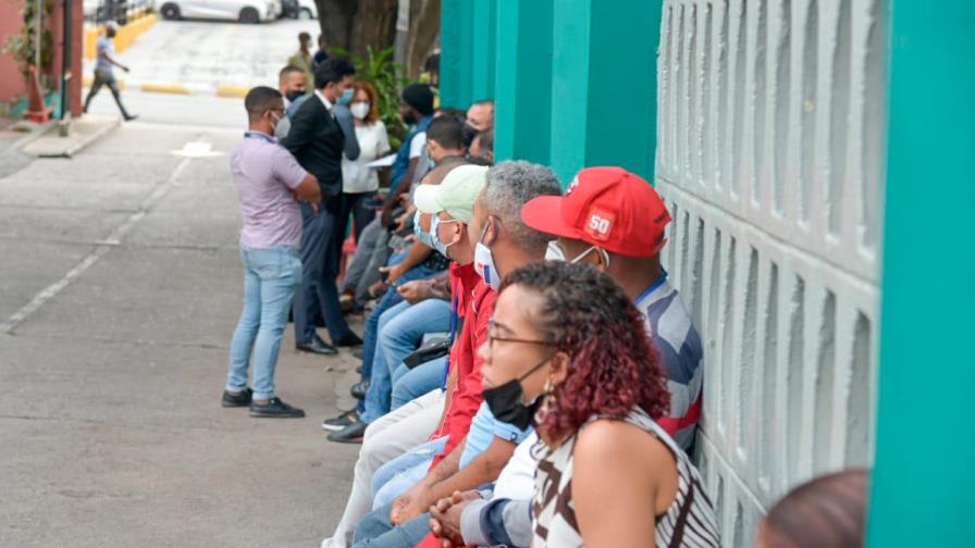 Universidades no han empezado a vacunar este lunes contra el COVID-19 Universidades no han empezado a vacunar este lunes contra el COVID-19
