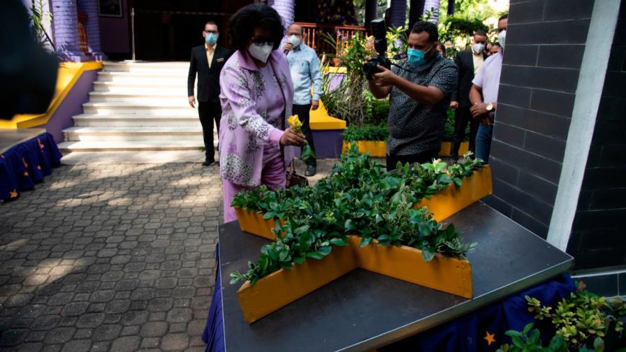 47 aniversario PLD con sus principales figuras ausentes