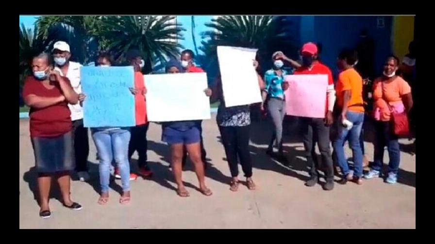 Perremeístas repudian nombramientos de foráneos en hospital de Sabana de la Mar