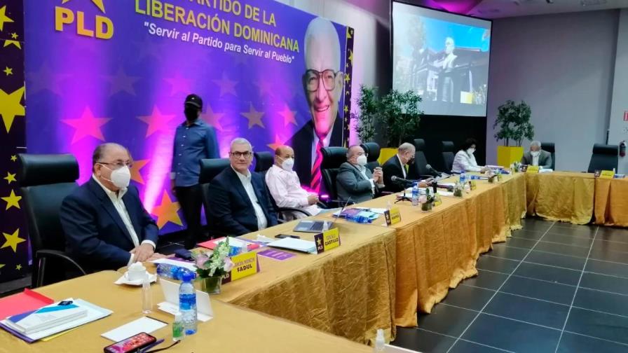 Danilo Medina preside reunión del Comité Político