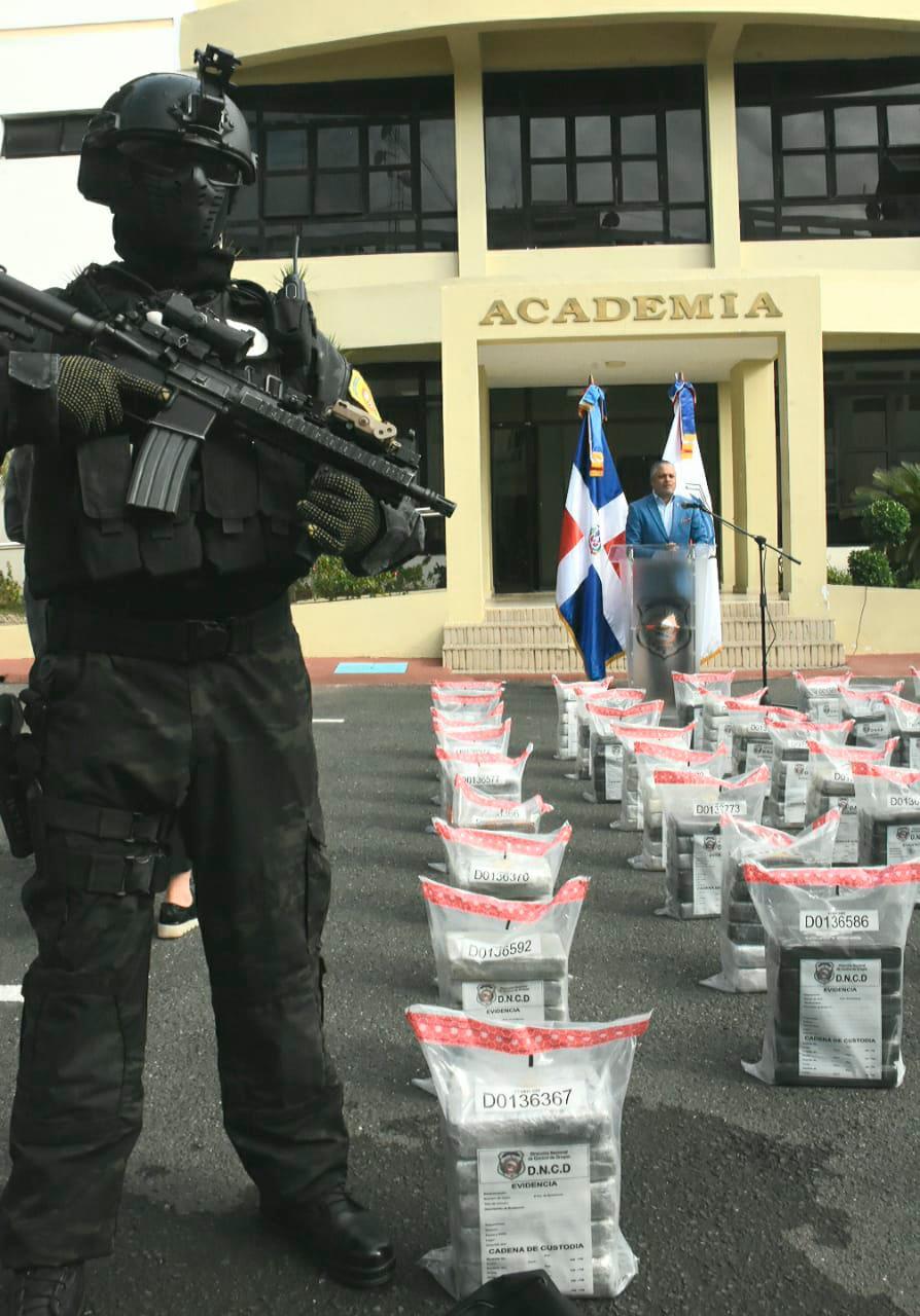 Piden a narcos de Sabana de la Mar entregarse para evitar choque con la Policía