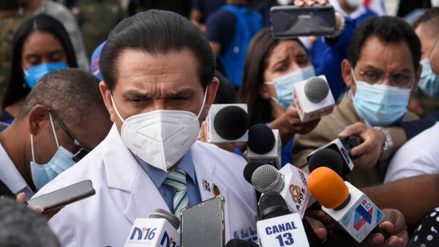 Ministro de Salud: “A nivel de tránsito han surgido algunos problemas para traer lote de vacunas desde China”