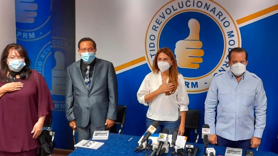 José Ignacio Paliza juramenta a Aníbal De Peña en el PRM 