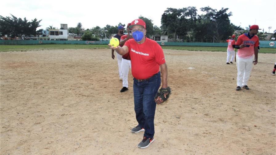 Forever y Caribes con boletos para la semifinal del torneo de softbol en Sabana Perdida Forever y Caribes con boletos para la semifinal del torneo de softbol en Sabana Perdida