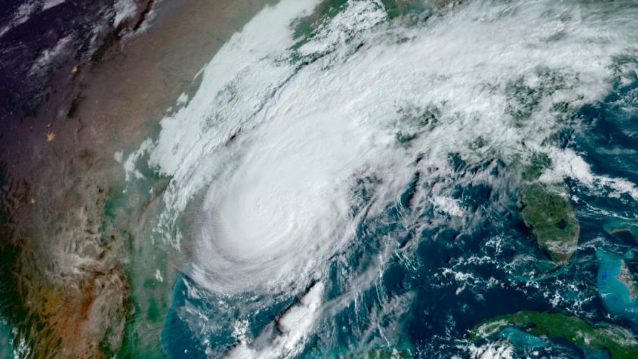 El huracán Delta, de categoría 2, toca tierra en el suroeste de Luisiana