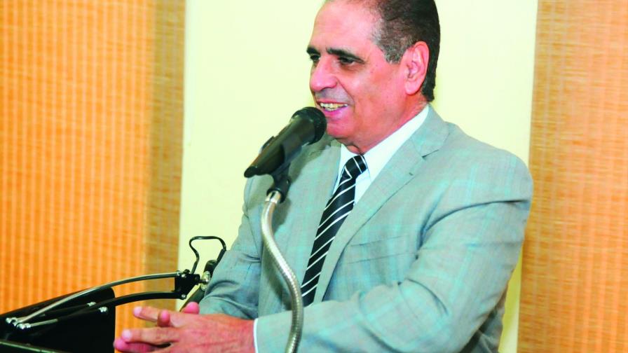 Héctor J. Cruz recibirá premio Abelardo Raidi Héctor J. Cruz recibirá premio Abelardo Raidi