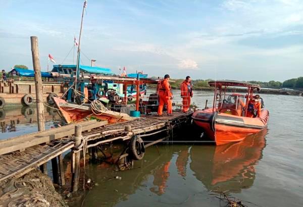 Al menos 43 muertos y 27 desaparecidos por inundaciones al este de Indonesia