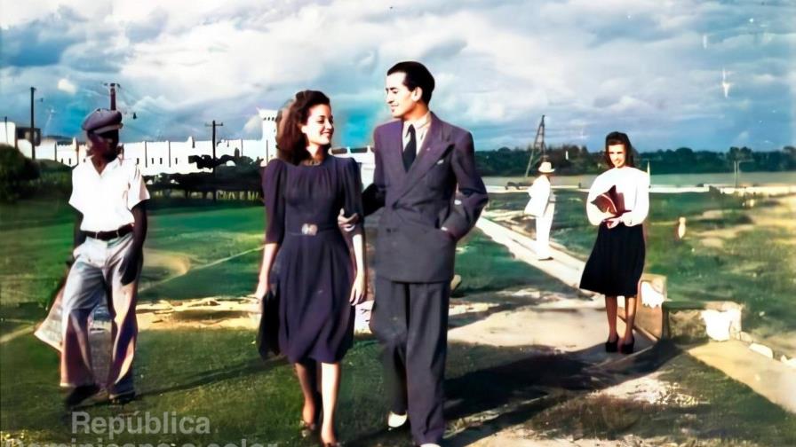 Una cuenta le pone color a figuras de la historia dominicana