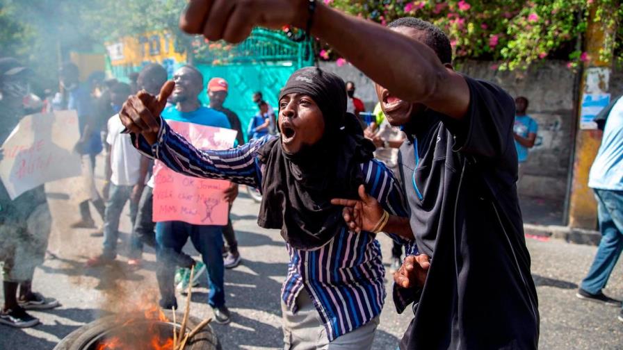 Miles de haitianos piden la renuncia del presidente Jovenel Moise