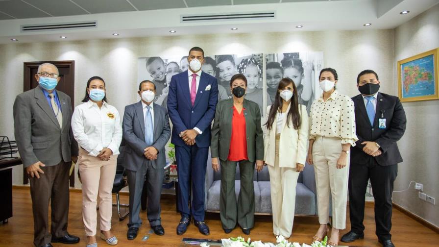 Jugadores dominicanos de Grandes Ligas, donan insumos y alimentos para infantes 