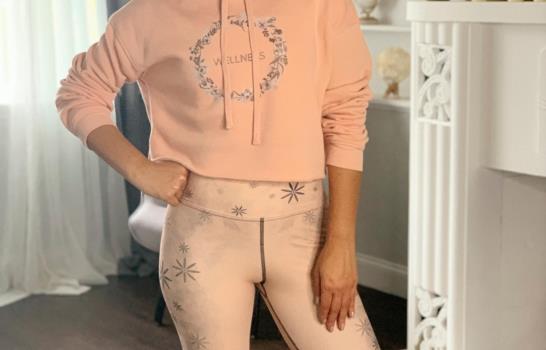 La actriz Wendy Regalado lanza una línea de ropa deportiva