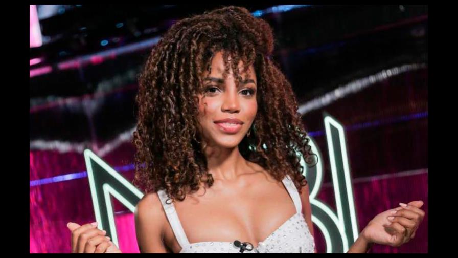 Video | Clauvid Dály besa a un sapo en Nuestra Belleza Latina