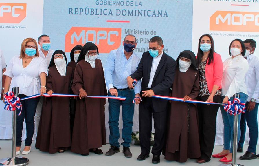 Gobierno remodela monasterio de las Hermanas Carmelitas en Azua
