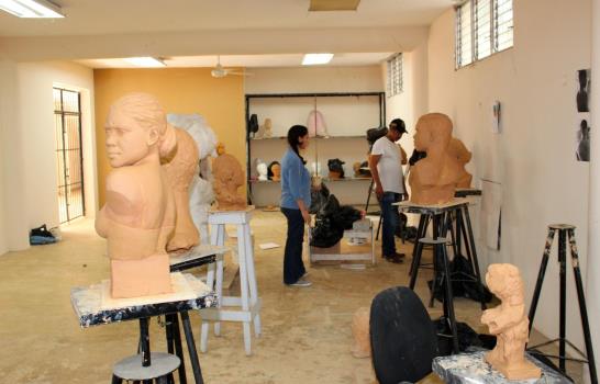 Escuela Nacional de Artes Visuales inaugurará colectiva Escuela Nacional de Artes Visuales inaugurará colectiva
