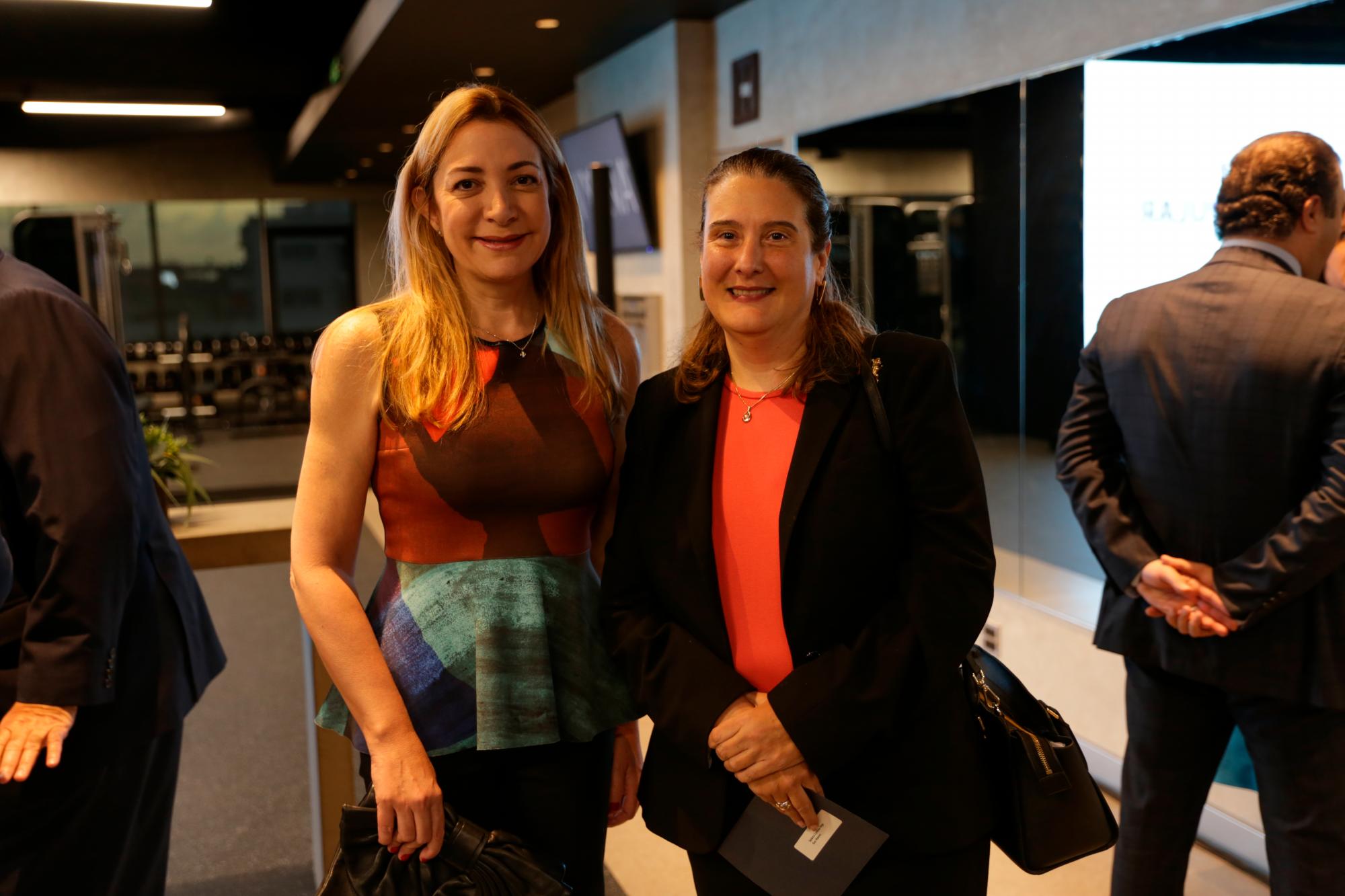 Isabel Turull y Cynthia Vega.