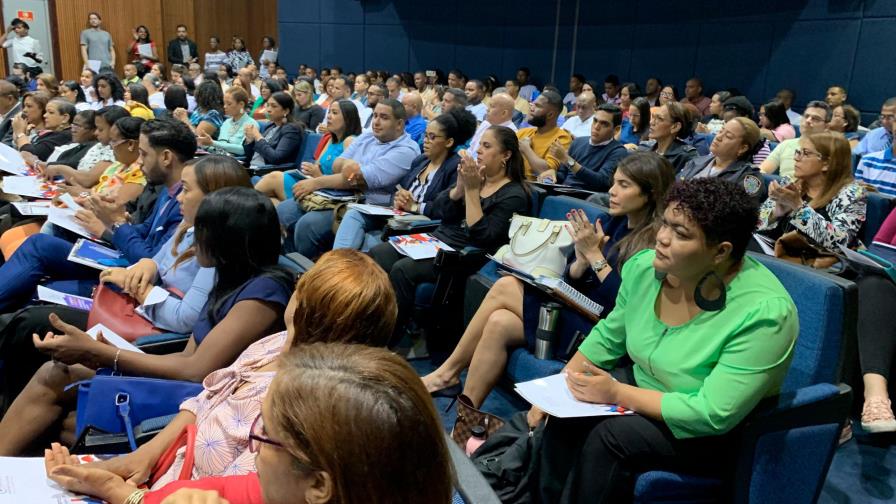 Ministerio de la Mujer promueve capacitación sobre masculinidades y violencia de género