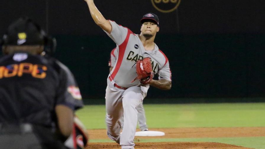 El Escogido blanquea a los Gigantes en SFM y extiende a cinco su invicto El Escogido blanquea a los Gigantes en SFM y extiende a cinco su invicto