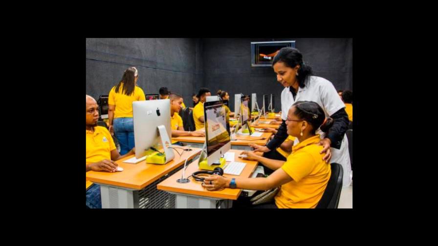 Unos 78, 782 participantes continúan su formación a través de Infotep Virtual. Unos 78, 782 participantes continúan su formación a través de Infotep Virtual.