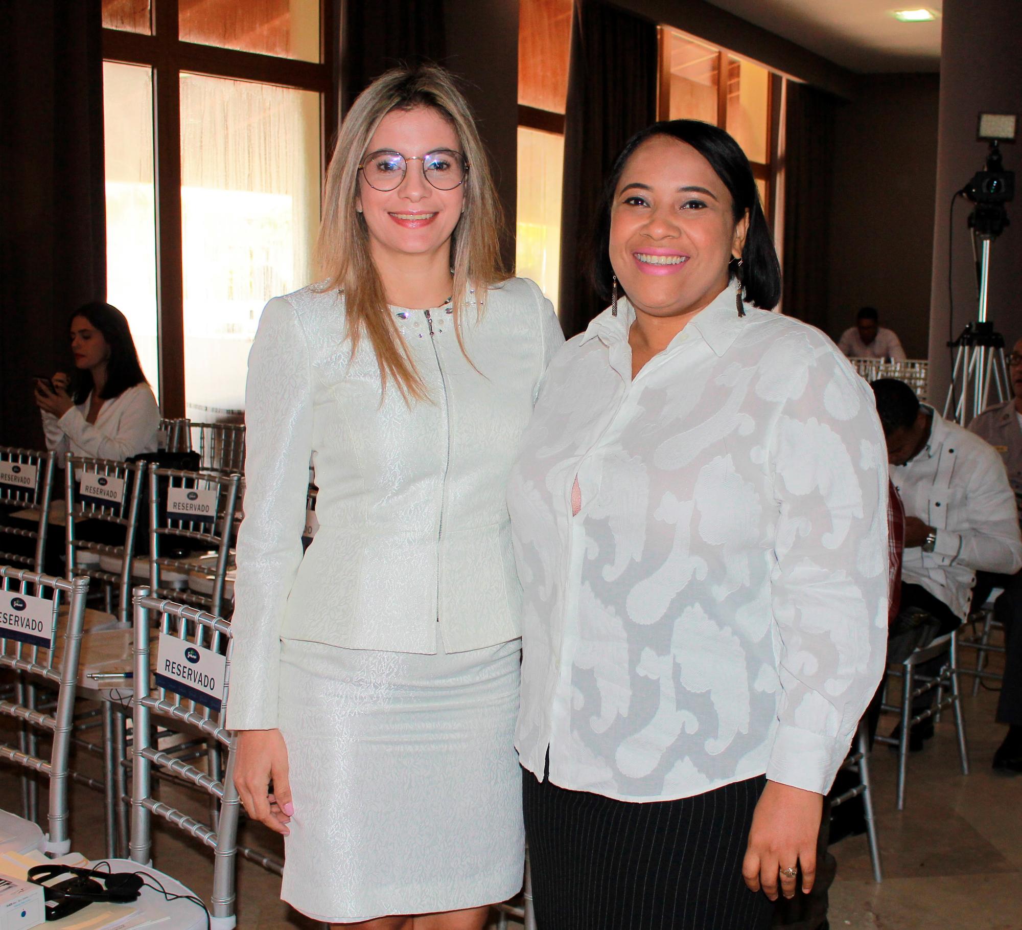 Yulisa Cortorreal y Yasoris Rosario.