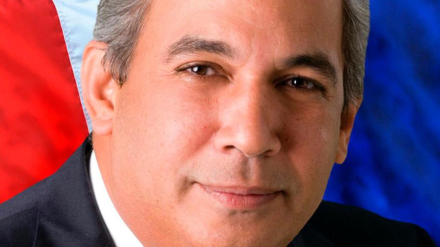 Consulado dice dominicanos han roto récord de llamadas para obtener información para la licencia de NY