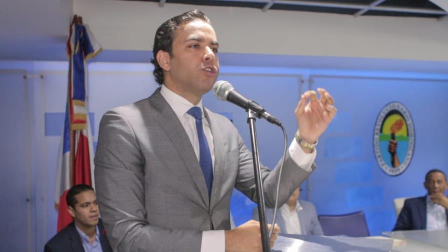 Juan Santos asume como nuevo secretario nacional de la juventud del PRD Juan Santos asume como nuevo secretario nacional de la juventud del PRD