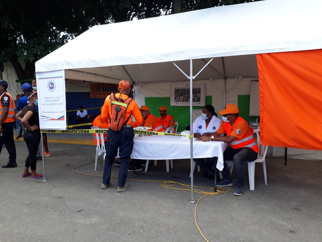 También se realizan operativos médicos.