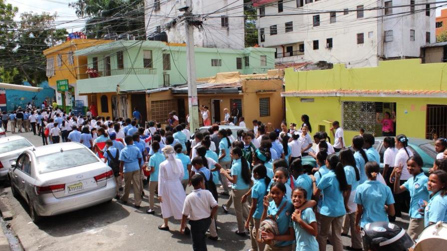 En Cristo Rey marchan por el rescate de los valores