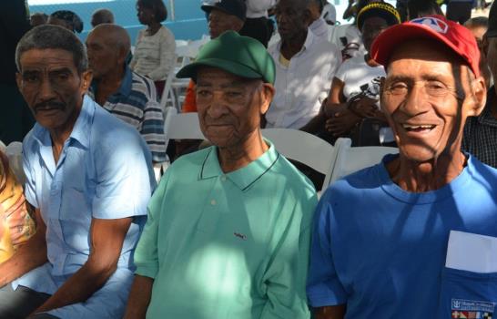 Lo  que sucede cuando las instituciones se unen a favor de los envejecientes 