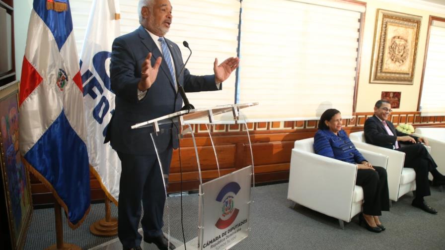 Camacho: “Todo lo que Danilo decida, el PLD lo va a asumir” Camacho: “Todo lo que Danilo decida, el PLD lo va a asumir”