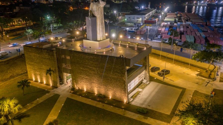 Alcaldía de Santo Domingo inaugura recuperación del monumento a Fray Antón de Montesinos 