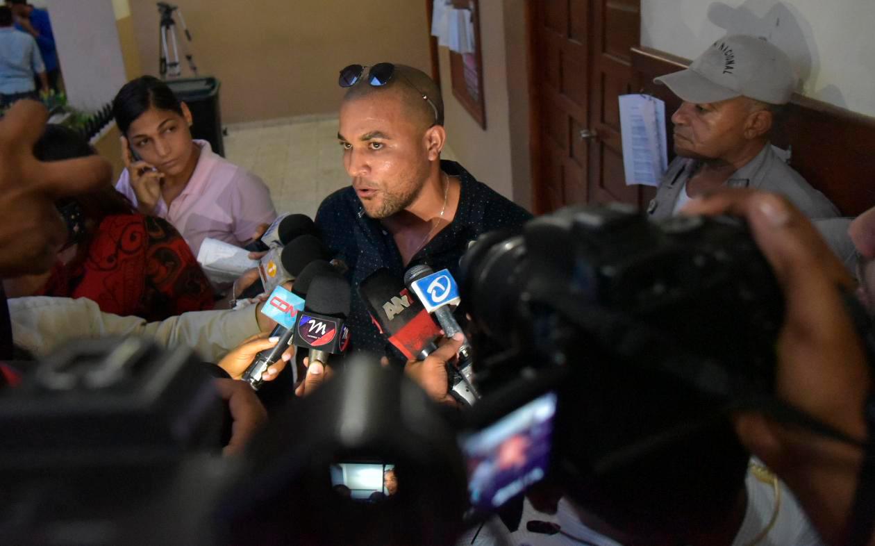 OttonielGutiérrez, propietario de la barbería