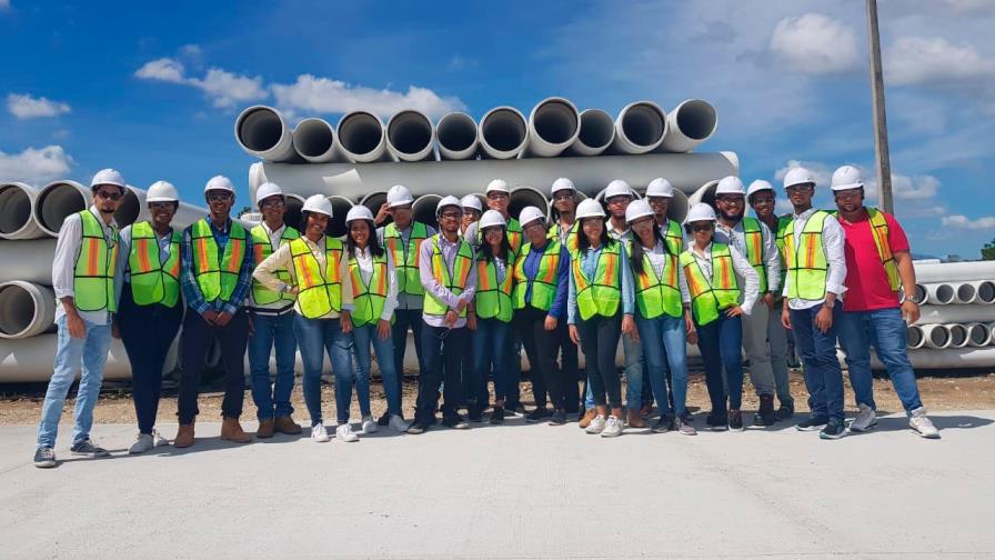 Grupo Corvi realiza recorrido por sus instalaciones con clientes