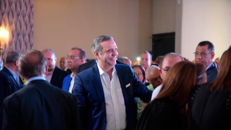 “Tengo varios días riéndome solo”, dice Abinader sobre la ventaja que tendría en la carrera presidencial