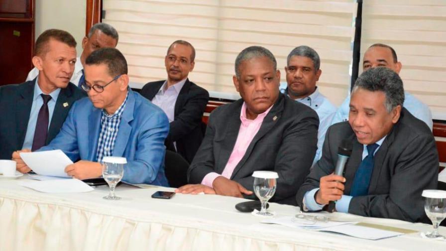 Bautista valora aceptación tiene en San Juan; encuesta le da 77 por ciento