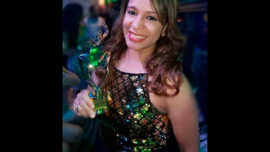 Dominicana es galardonada ‘periodista del año’ en Nueva York