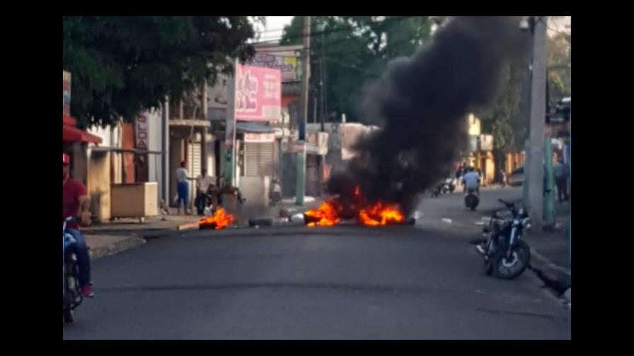 Protestan en sectores de Bonao por agua potable Protestan en sectores de Bonao por agua potable