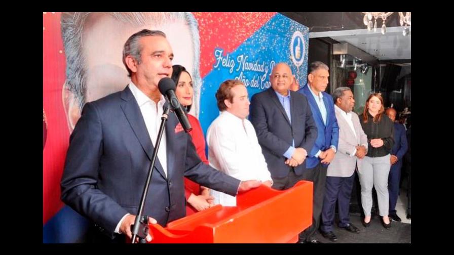 Luis Abinader: “luz del cambio representa a los dominicanos que no se han rendido” Luis Abinader: “luz del cambio representa a los dominicanos que no se han rendido”