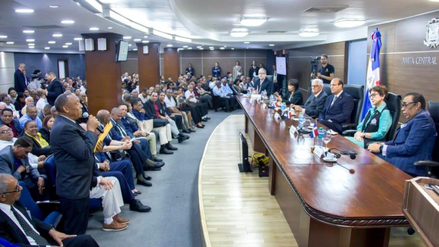 Castaños Guzmán llama a “salvar cada voto” en elecciones del domingo Castaños Guzmán llama a “salvar cada voto” en elecciones del domingo