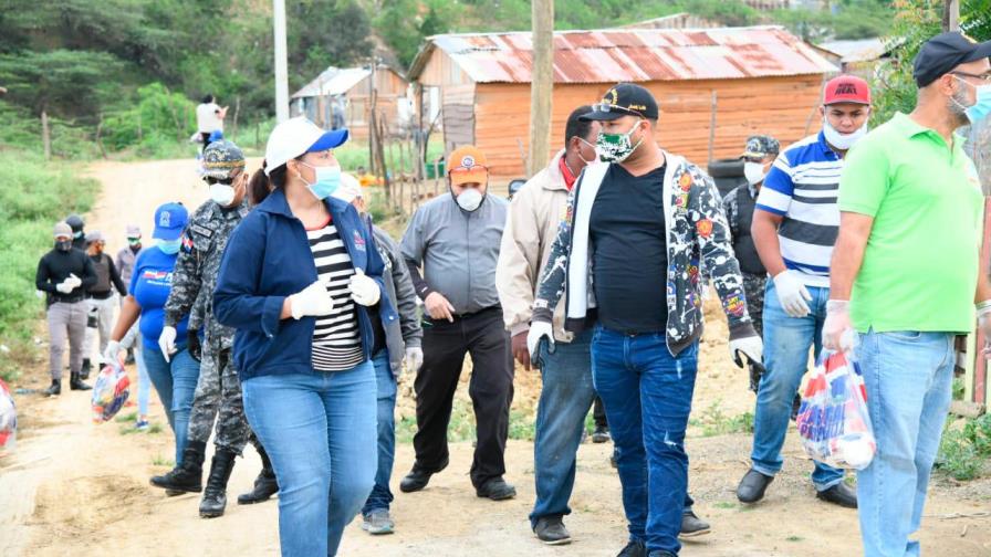 Gobierno ha entregado 30 mil raciones alimenticias en Santiago