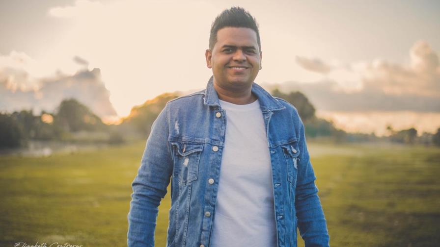 Cantante cristiano Lenny Salcedo lanza canción a las madres