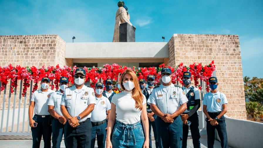 Alcaldesa Mejía destaca primer año de la recuperación del monumento a Montesino Alcaldesa Mejía destaca primer año de la recuperación del monumento a Montesino