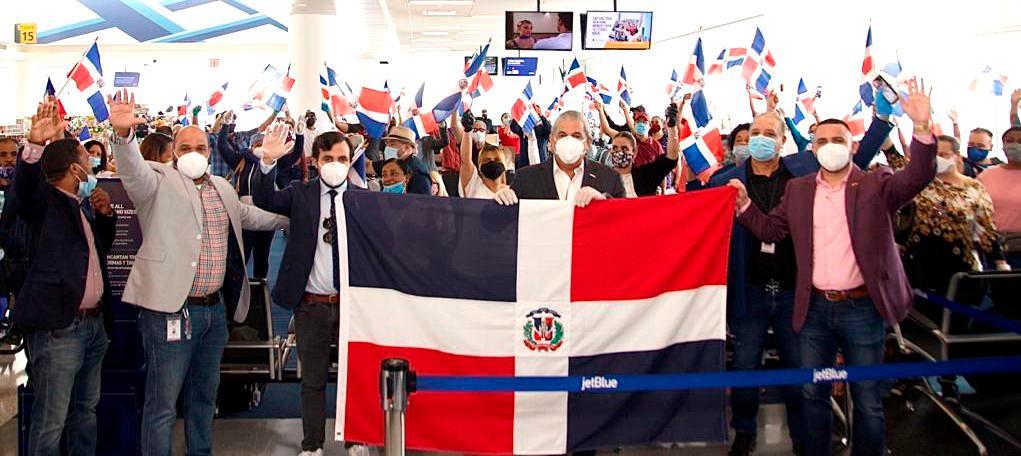 Consulado en NY concluye vuelos especiales en que retornaron casi 2,000 dominicanos varados