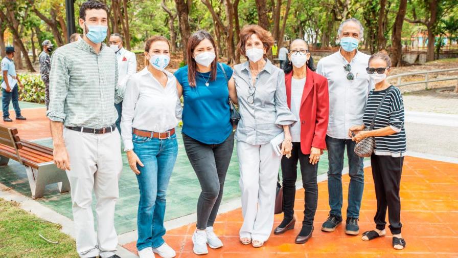 Alcaldesa Carolina Mejía realiza encuentro con Junta de Vecinos de La Esperilla
Carolina Mejía escuchó las inquietudes de los residentes de La Esperilla. 