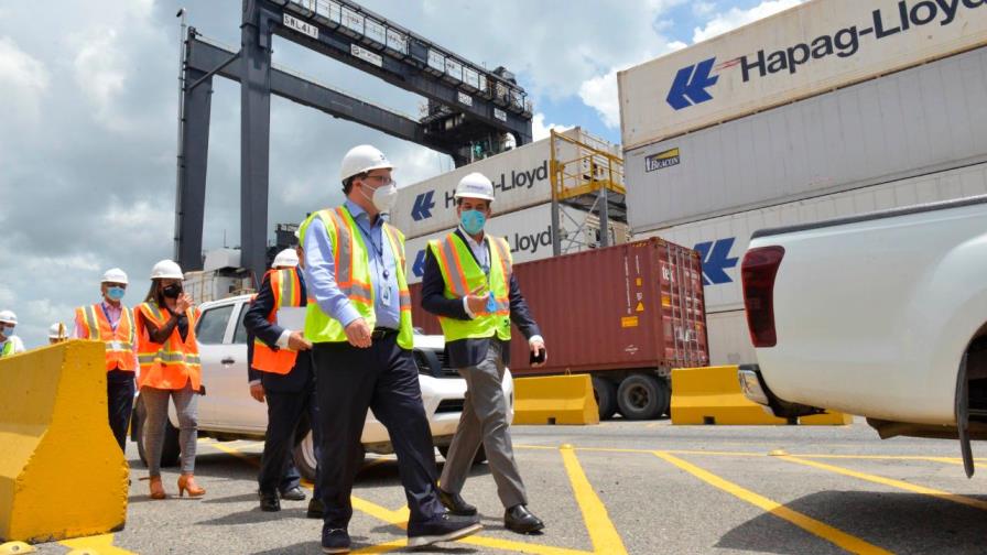 El director de Aduanas visita el Puerto Multimodal Caucedo
